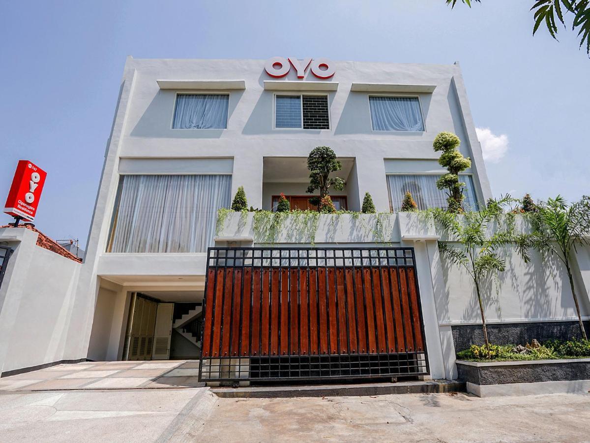 OYO 747 Cipunegara Residence Surabaya Bagian luar foto