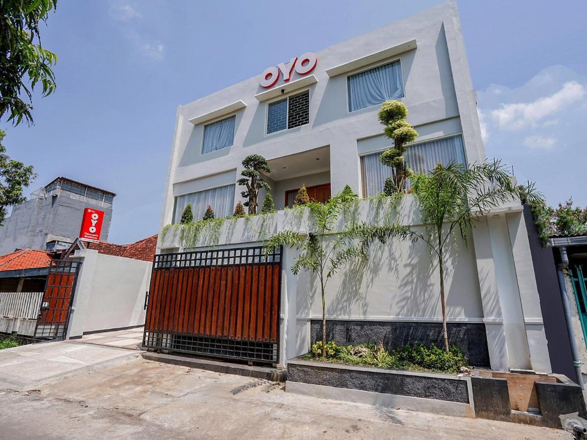 OYO 747 Cipunegara Residence Surabaya Bagian luar foto