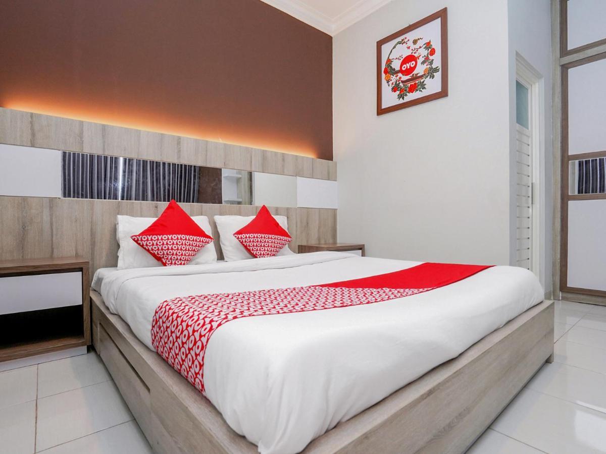 OYO 747 Cipunegara Residence Surabaya Bagian luar foto