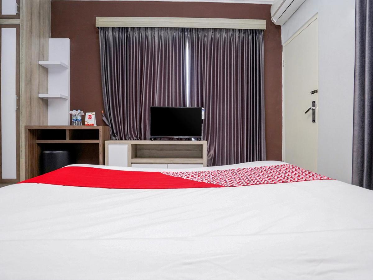 OYO 747 Cipunegara Residence Surabaya Bagian luar foto