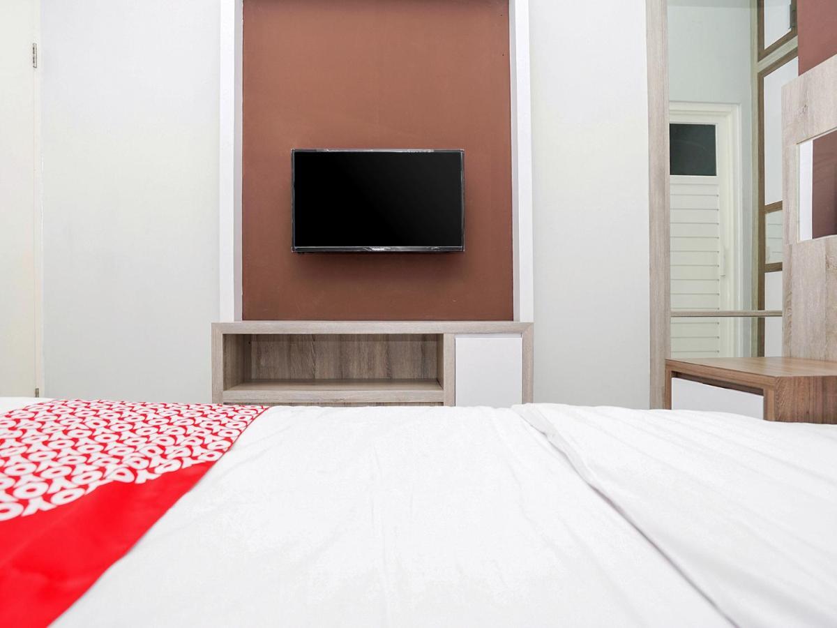 OYO 747 Cipunegara Residence Surabaya Bagian luar foto