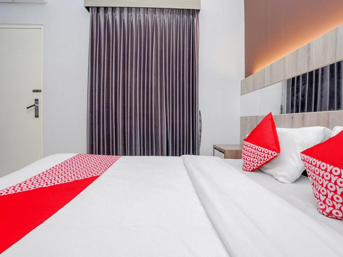OYO 747 Cipunegara Residence Surabaya Bagian luar foto