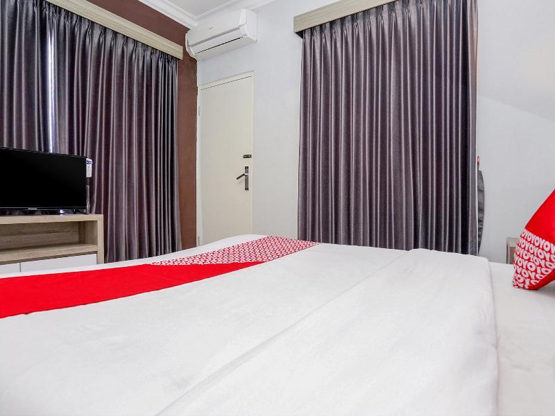 OYO 747 Cipunegara Residence Surabaya Bagian luar foto